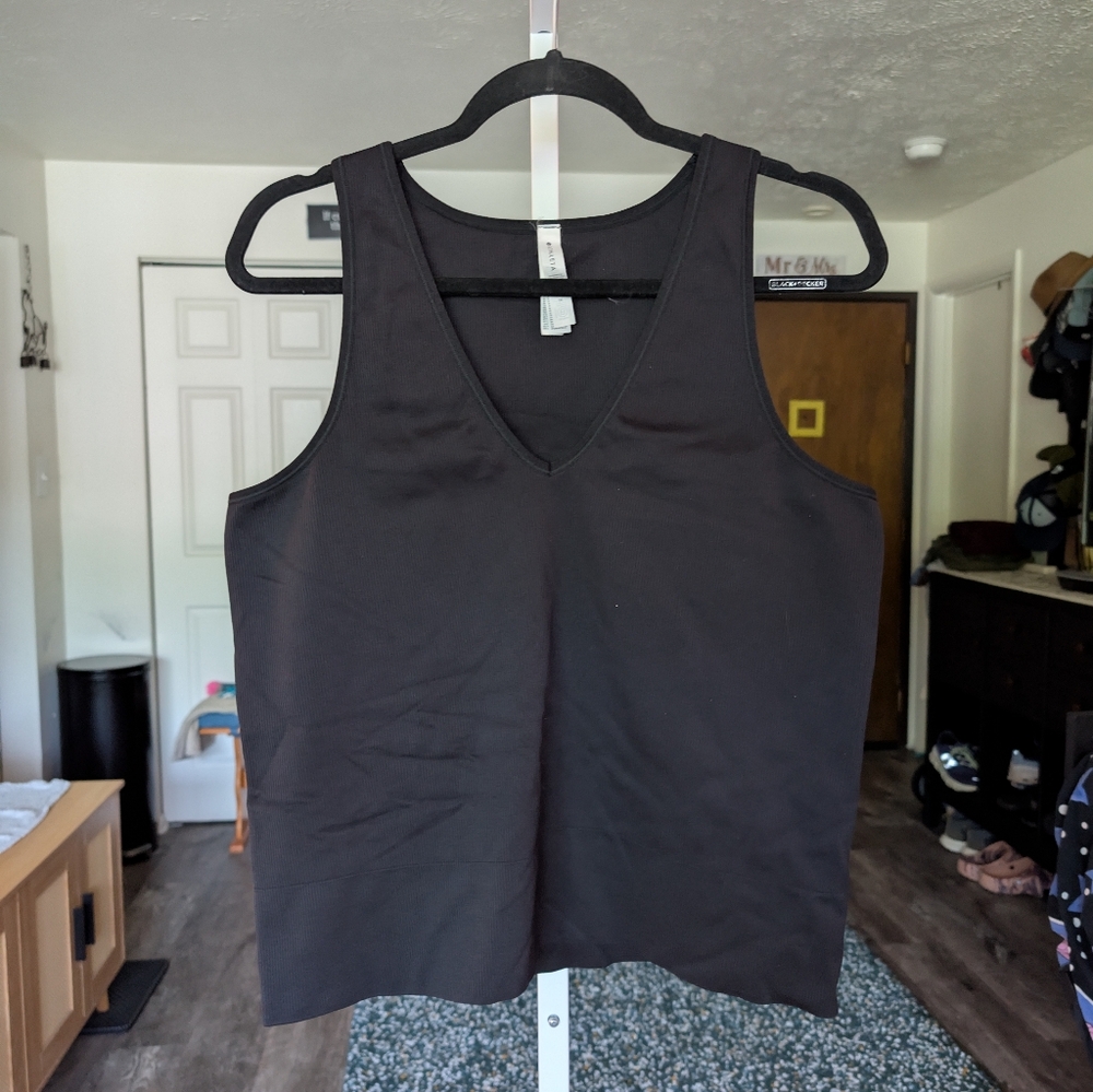 Athleta Aurora Black Sleeveless Tank Top